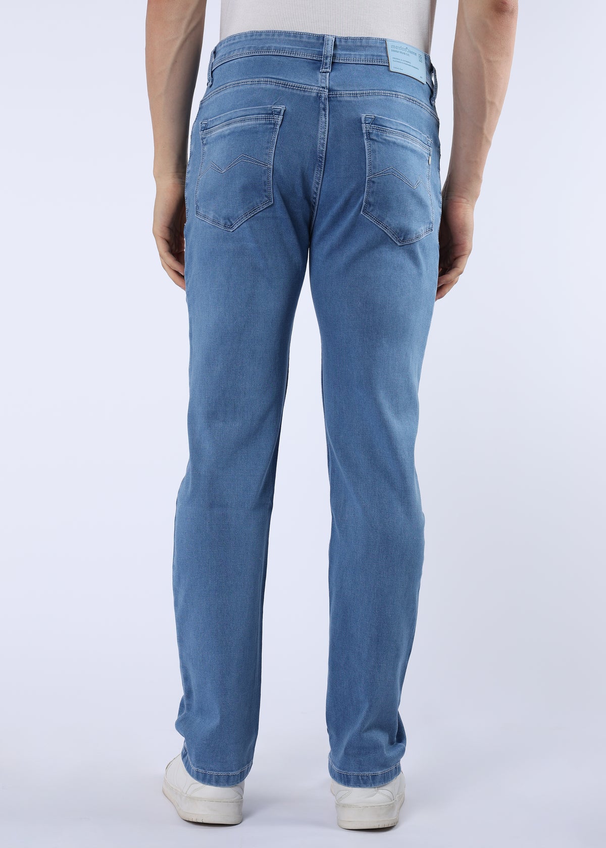 Men's Everyday Comfort Fit Stretch Light Blue Jeans