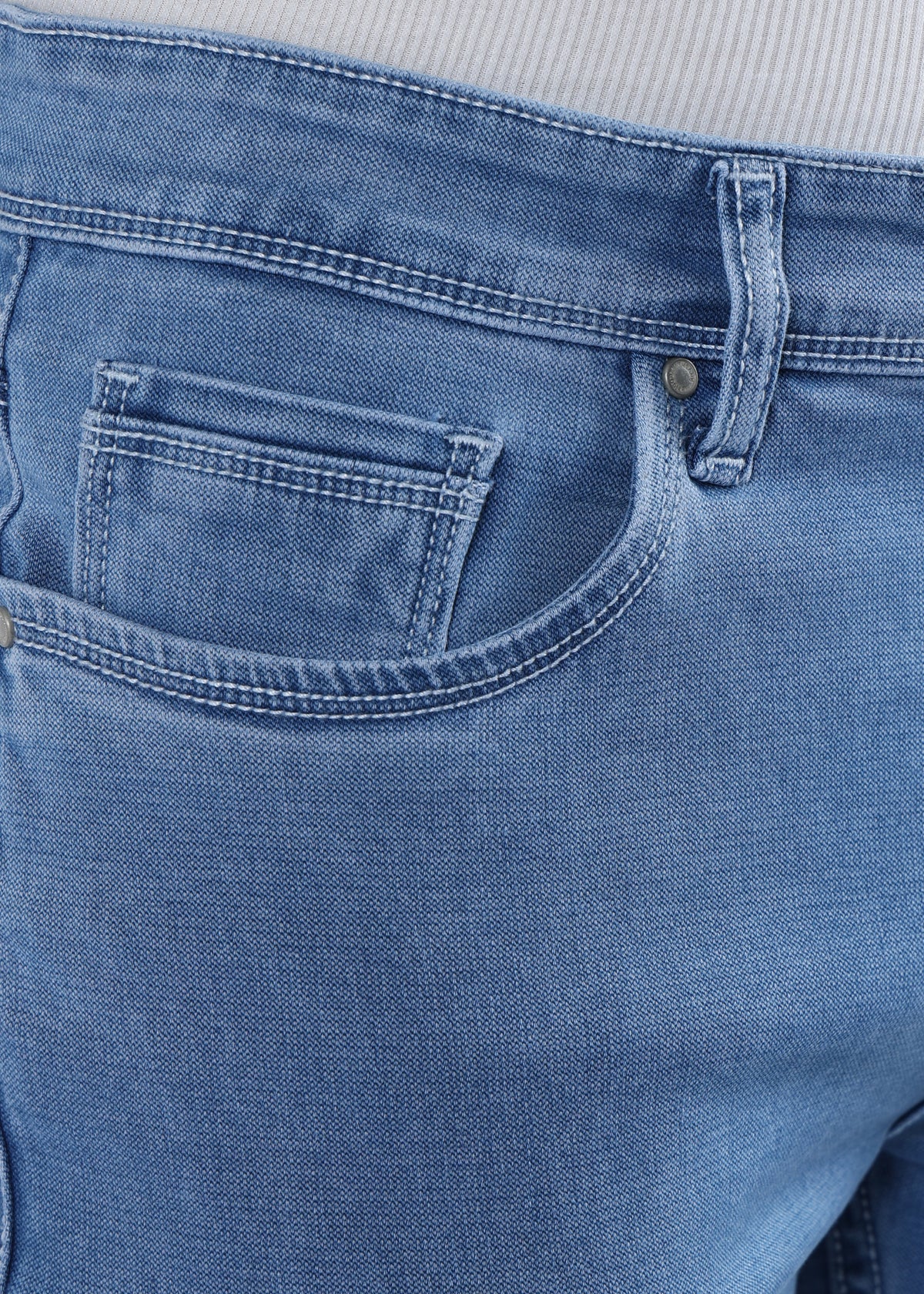 Men's Everyday Comfort Fit Stretch Light Blue Jeans