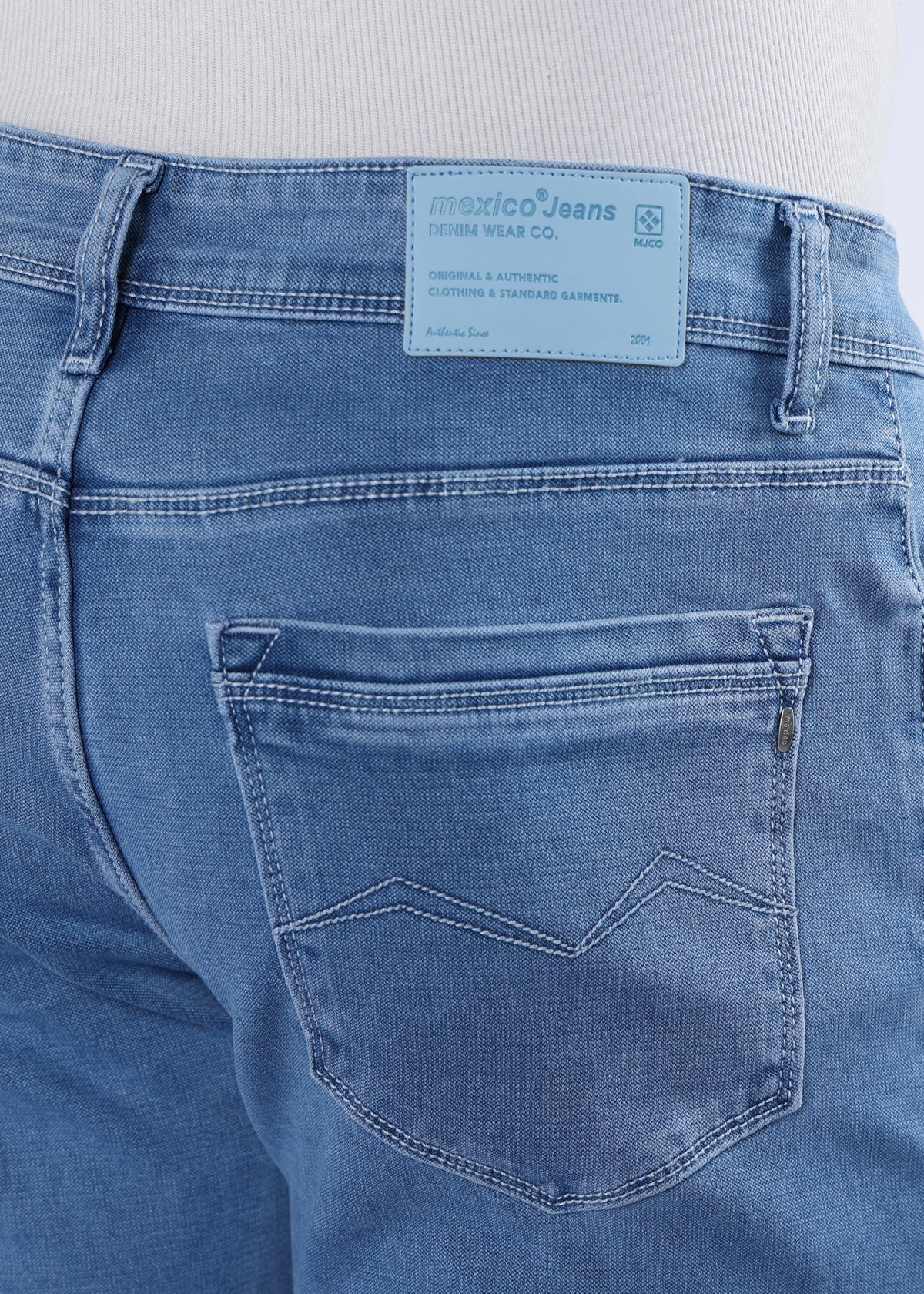 Men's Everyday Comfort Fit Stretch Light Blue Jeans